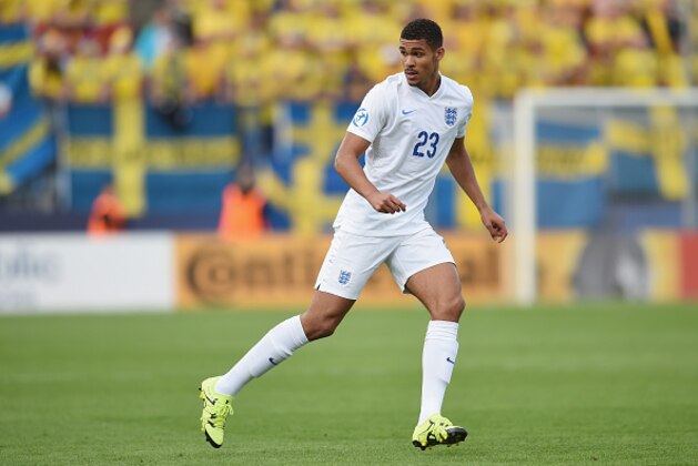 OLOMOUC, CZECH REPUBLIC - JUNE 21:  Ruben Loftus-Cheek of England in action during the UEFA Under21 European Championship 2015 match between Sweden and England at Andruv Stadium on June 21, 2015 in Olomouc, Czech Republic.  (Photo by Michael Regan/Getty Images)
