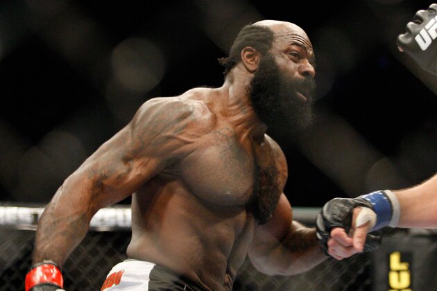 MONTREAL- MAY 8: Kimbo Slice (L) punches Matt Mitrione in their heavyweight bout at UFC 113 at Bell Centre on May 8, 2010 in Montreal, Quebec, Canada.  (Photo by Richard Wolowicz/Getty Images)