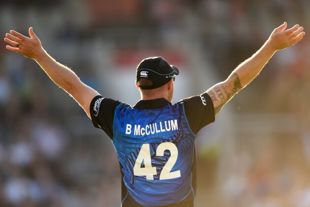 MANCHESTER, ENGLAND - JUNE 23: New Zealand captain Brendon McCullum sets his field during the NatWest International Twenty20 match between England and New Zealand at Old Trafford on June 23, 2015 in Manchester, England. (Photo by Stu Forster/Getty Images) MANCHESTER, ENGLAND - JUNE 23: New Zealand captain Brendon McCullum sets his field during the NatWest International Twenty20 match between England and New Zealand at Old Trafford on June 23, 2015 in Manchester, England. (Photo by Stu Forster/Getty Images)