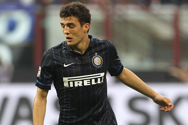 MILAN, ITALY - MAY 16:  Mateo Kovacic of FC Internazionale Milano in action during the Serie A match between FC Internazionale Milano and Juventus FC at Stadio Giuseppe Meazza on May 16, 2015 in Milan, Italy.  (Photo by Marco Luzzani/Getty Images)