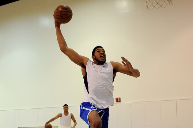 THOUSAND OAKS, CA - MAY 28:  NBA Draft Prospect, Karl-Anthony Towns works out on May 28, 2015 at The Spectrum Club/Pro Active Sports Performance Lab in Thousand Oaks, California. NOTE TO USER: User expressly acknowledges and agrees that, by downloading and/or using this Photograph, user is consenting to the terms and conditions of the Getty Images License Agreement. Mandatory Copyright Notice: Copyright 2015 NBAE (Photo by Juan Ocampo/NBAE via Getty Images)
