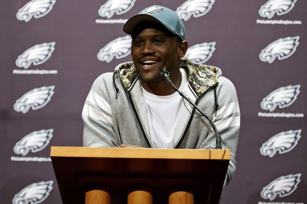 Newly-acquired Philadelphia Eagles' cornerback Walter Thurmond answers a reporter's question during a news conference at the team's NFL football practice facility, Thursday, March 12, 2015, in Philadelphia. (AP Photo/Matt Slocum)