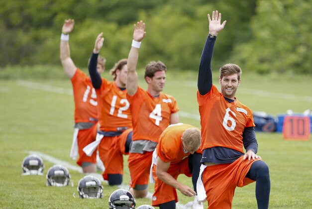 May 27, 2015; Lake Forest, IL, USA; Chicago Bears quarterback Jay Cutler (6) during organized team activities at the Halas Hall. Mandatory Credit: Kamil Krzaczynski-USA TODAY Sports May 27, 2015; Lake Forest, IL, USA; Chicago Bears quarterback Jay Cutler (6) during organized team activities at the Halas Hall. Mandatory Credit: Kamil Krzaczynski-USA TODAY Sports