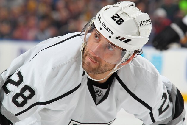 BUFFALO, NY - DECEMBER 09: Jarret Stoll #28 of the Los Angeles Kings prepares for a faceoff against the Buffalo Sabres on December 9, 2014 at the First Niagara Center in Buffalo, New York.  (Photo by Bill Wippert/NHLI via Getty Images)