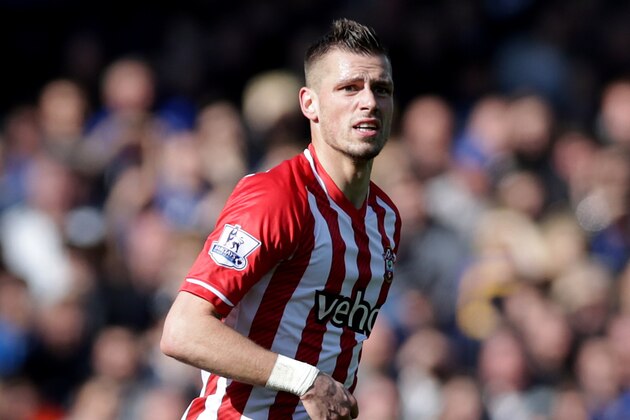 LIVERPOOL, ENGLAND - APRIL 4: Morgan Schneiderlin of Southampton during the Barclays Premier League match between Everton and Southampton at Goodison Park on April 4, 2015 in Liverpool, England. (Photo by Clint Hughes/Getty Images) LIVERPOOL, ENGLAND - APRIL 4: Morgan Schneiderlin of Southampton during the Barclays Premier League match between Everton and Southampton at Goodison Park on April 4, 2015 in Liverpool, England. (Photo by Clint Hughes/Getty Images)