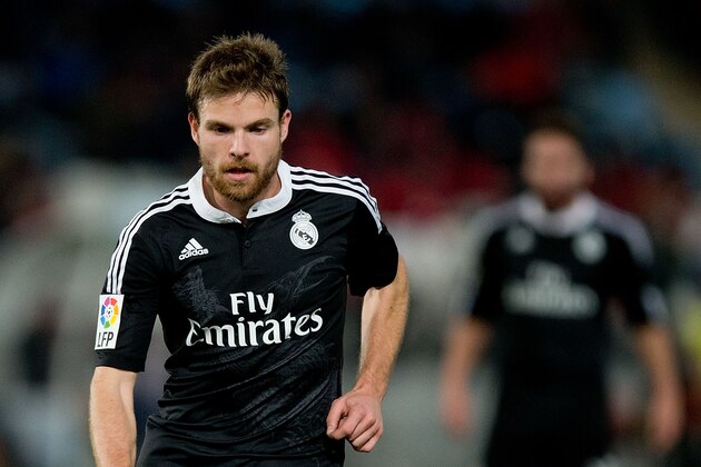 ALMERIA, SPAIN - DECEMBER 12: Asier Illarramendi of Real Madrid CF controls the ball during the La Liga match between UD Almeria and Real Madrid CF at Juegos del Mediterraneo stadium on December 12, 2014 in Almeria, Spain.  (Photo by Gonzalo Arroyo Moreno/Getty Images)