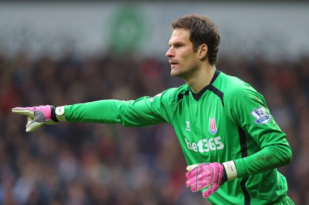 WEST BROMWICH, ENGLAND - MARCH 14: Asmir Begovic of Stoke City during the Barclays Premier League match between West Bromwich Albion and Stoke City at The Hawthorns on March 14, 2015 in West Bromwich, England. (Photo by Dave Thompson/Getty Images)