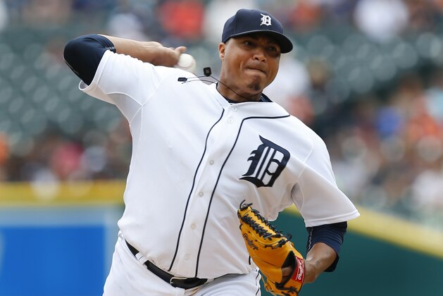Detroit Tigers pitcher Alfredo Simon throws against Chicago White Sox in the first inning of a baseball game in Detroit, Thursday, June 25, 2015. (AP Photo/Paul Sancya)
