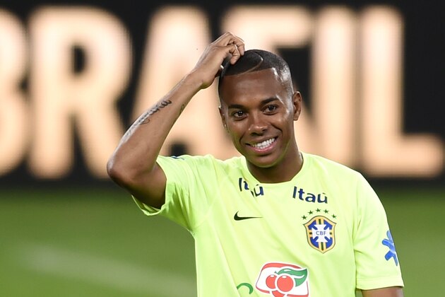 SAO PAULO, BRAZIL - JUNE 06: Robinho gestures during a training session of the Brazilian national football team at Allianz Parque on June 6, 2015 in Sao Paulo, Brazil. (Photo by Buda Mendes/Getty Images) SAO PAULO, BRAZIL - JUNE 06: Robinho gestures during a training session of the Brazilian national football team at Allianz Parque on June 6, 2015 in Sao Paulo, Brazil. (Photo by Buda Mendes/Getty Images)