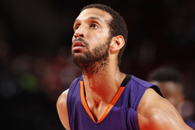 PORTLAND, OR - MARCH 30: Brandan Wright #32 of the Phoenix Suns shoots against the Portland Trail Blazers during the game on March 30, 2015 at Moda Center in Portland, Oregon. NOTE TO USER: User expressly acknowledges and agrees that, by downloading and/or using this photograph, User is consenting to the terms and conditions of the Getty Images License Agreement. Mandatory Copyright Notice: Copyright 2015 NBAE (Photo by Cameron Browne/NBAE via Getty Images)