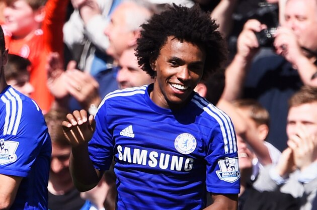 LONDON, ENGLAND - MAY 03:  Eden Hazard (L) and Willian of Chelsea celebrate winning the Premier League title after the Barclays Premier League match between Chelsea and Crystal Palace at Stamford Bridge on May 3, 2015 in London, England. Chelsea became champions with a 1-0 victory.  (Photo by Mike Hewitt/Getty Images)