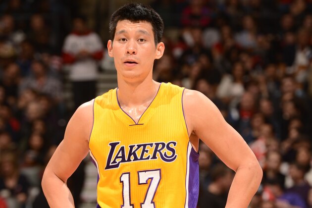 TORONTO, CAN - MARCH 27: Jeremy Lin #17 of the Los Angeles Lakers during the game against the Toronto Raptors on March 27, 2015 at Verizon Center in Toronto, Canada. NOTE TO USER: User expressly acknowledges and agrees that, by downloading and/or using this photograph, User is consenting to the terms and conditions of the Getty Images License Agreement. Mandatory Copyright Notice: Copyright 2015 NBAE (Photo by Ron Turenne/NBAE via Getty Images)