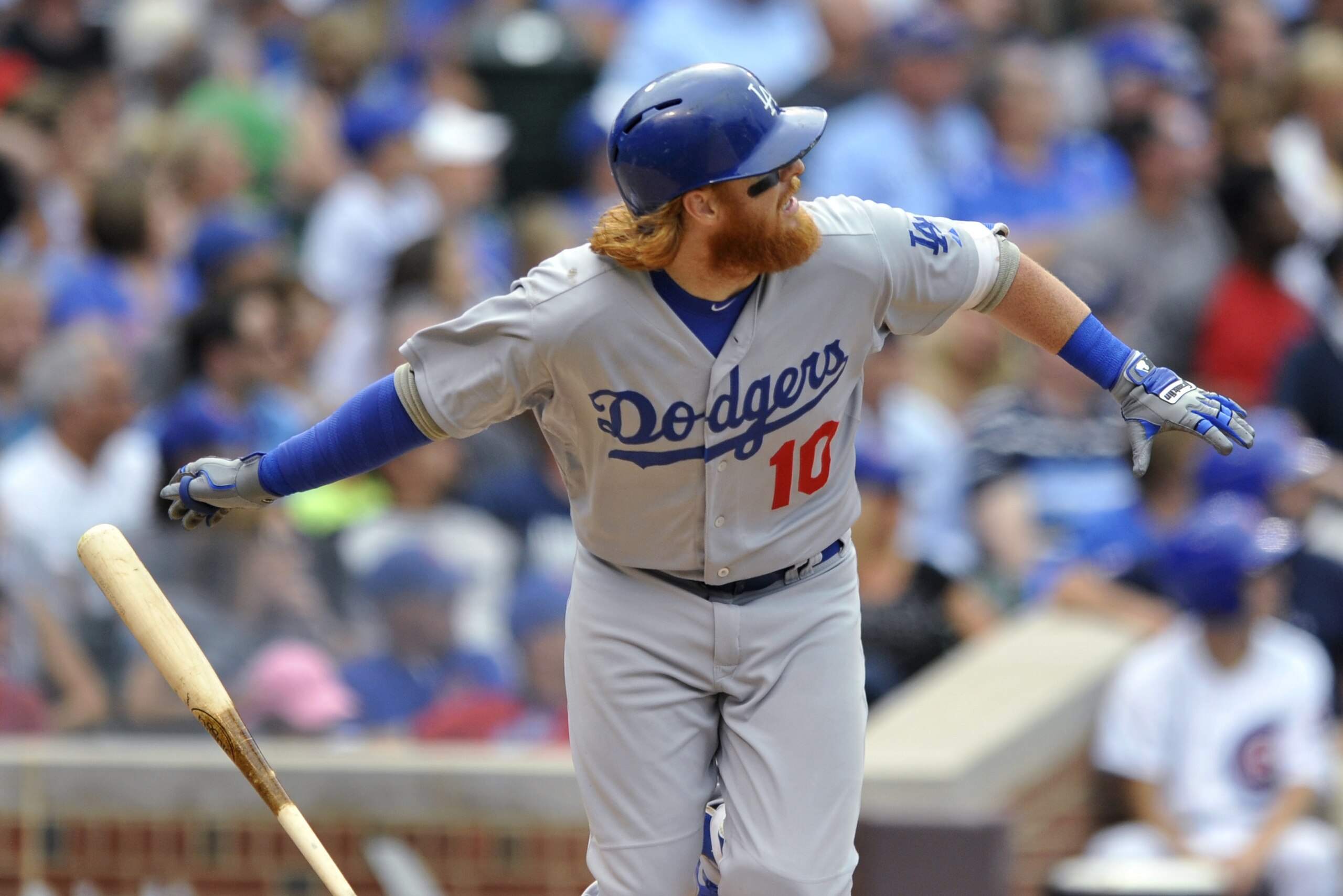 Los Angeles Dodgers' Justin Turner watches his triple during the seventh inning of a baseball game against the Chicago Cubs on Thursday, June 25, 2015, in Chicago. Los Angeles won 4-0. (AP Photo/Paul Beaty) Los Angeles Dodgers' Justin Turner watches his triple during the seventh inning of a baseball game against the Chicago Cubs on Thursday, June 25, 2015, in Chicago. Los Angeles won 4-0. (AP Photo/Paul Beaty)