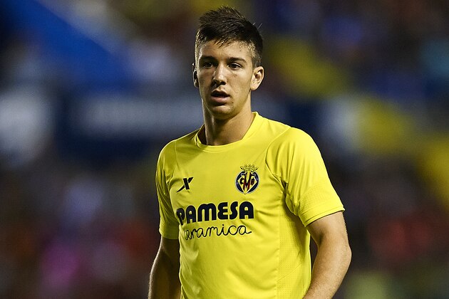 VALENCIA, SPAIN - AUGUST 24: Luciano Dario Vietto of Villarreal CF looks on during the la Liga match between Levante UD and Villarreal CF at Ciutat de Valencia on August 24, 2014 in Valencia, Spain.  (Photo by Manuel Queimadelos Alonso/Getty Images)