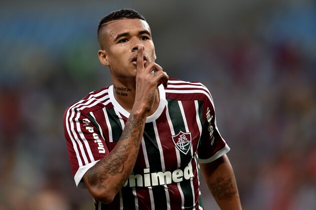 RIO DE JANEIRO, BRAZIL - SEPTEMBER 07: Kenedy of Fluminense celebrates a scored goal during a match between Fluminense and Cruzeiro as part of Brasileirao Series A 2014 at Maracana Stadium on September 07, 2014 in Rio de Janeiro, Brazil. (Photo by Buda Mendes/Getty Images)