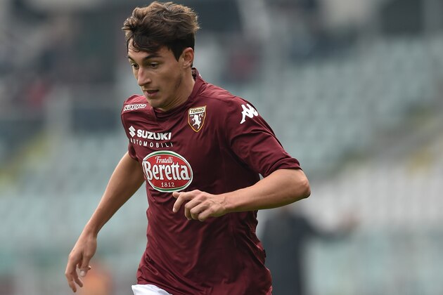 TURIN, ITALY - NOVEMBER 23:  Matteo Darmian of Torino FC in action during the Serie A match between Torino FC v US Sassuolo Calcio at Stadio Olimpico di Torino on November 23, 2014 in Turin, Italy.  (Photo by Valerio Pennicino/Getty Images)