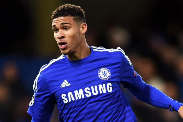 LONDON, ENGLAND - DECEMBER 10:  Ruben Loftus-Cheek of Chelsea in action during the UEFA Champions League group G match between Chelsea and Sporting Clube de Portugal at Stamford Bridge on December 10, 2014 in London, United Kingdom.  (Photo by Paul Gilham/Getty Images)