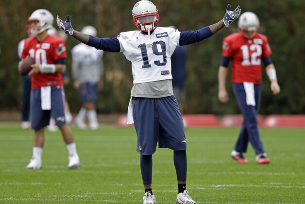 New England Patriots wide receiver Brandon LaFell (19) poses for photographers during practice Friday, Jan. 30, 2015, in Tempe, Ariz. The Patriots play the Seattle Seahawks in NFL football Super Bowl XLIX Sunday, Feb. 1. (AP Photo/Mark Humphrey)