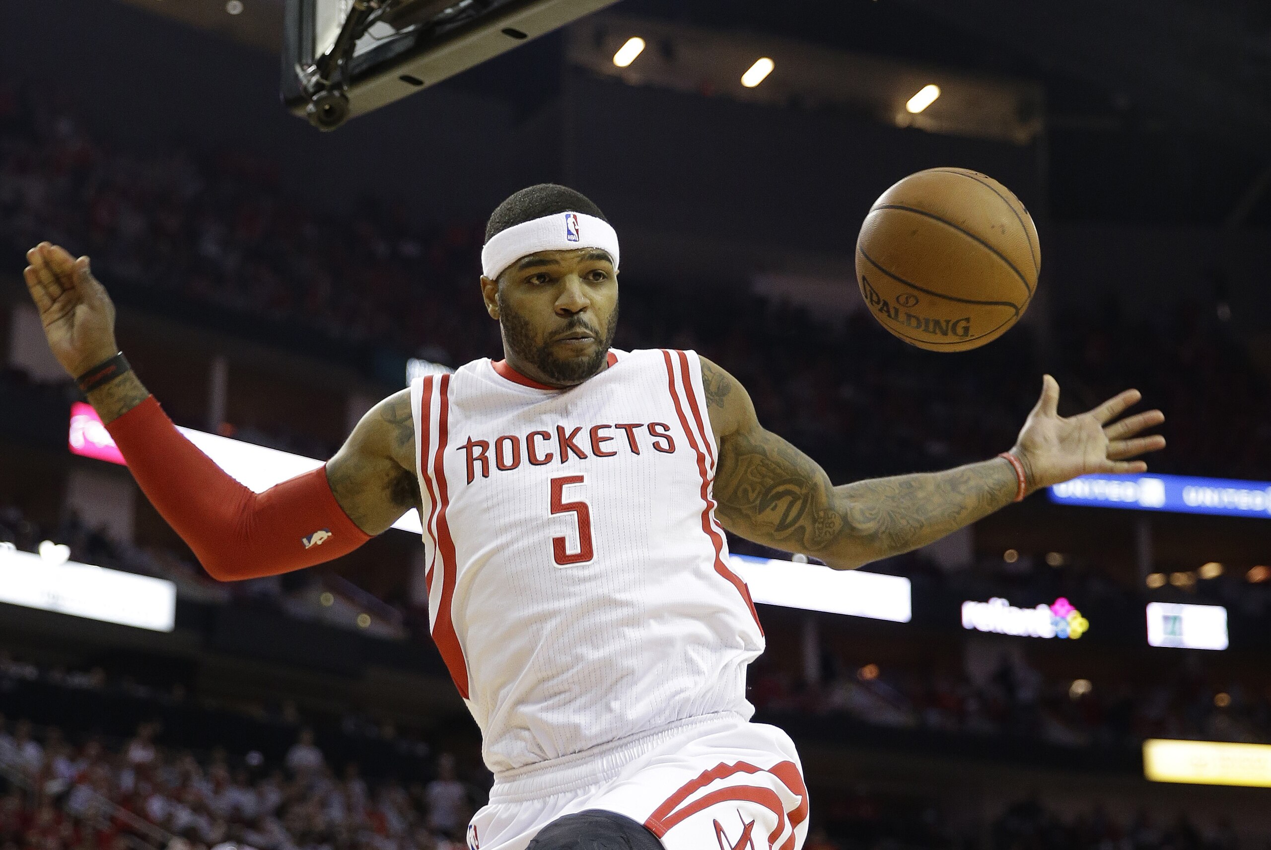 Houston Rockets' Josh Smith dunks during the second half of Game 2 in an NBA basketball first-round playoff series against the Dallas Mavericks, Tuesday, April 21, 2015, in Houston. (AP Photo/David J. Phillip)
