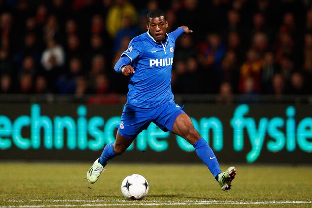 DEVENTER, NETHERLANDS - MARCH 07:  Georginio Wijnaldum of PSV in action during the Dutch Eredivisie match between Go Ahead Eagles and PSV Eindhoven held at the De Adelaarshorst Stadium on March 7, 2015 in Deventer, Netherlands.  (Photo by Dean Mouhtaropoulos/Getty Images)