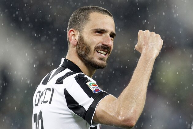 Juventus' Leonardo Bonucci celebrates after winning the Serie A soccer match between Juventus and Lazio at the Juventus stadium, in Turin, Italy, Saturday, April 18, 2015. (AP Photo/Antonio Calanni)