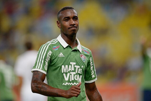 RIO DE JANEIRO, BRAZIL - JULY 02: Gerson of Fluminense in action during the match between Fluminense and Santos as part of Brasileirao Series A 2015 at Maracana stadium on July 2, 2015 in Rio de Janeiro, Brazil.  (Photo by Alexandre Loureiro/Getty Images)