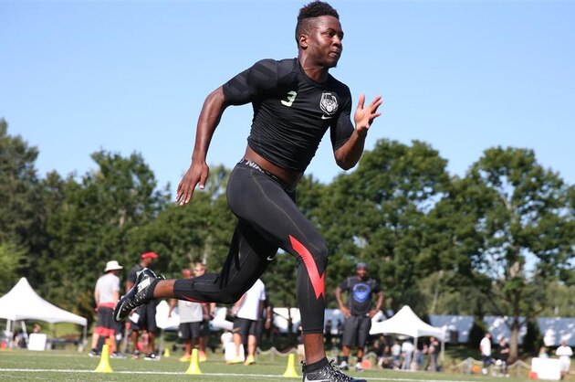Texas CB Jared Mayden committed to the Ducks during The Opening.