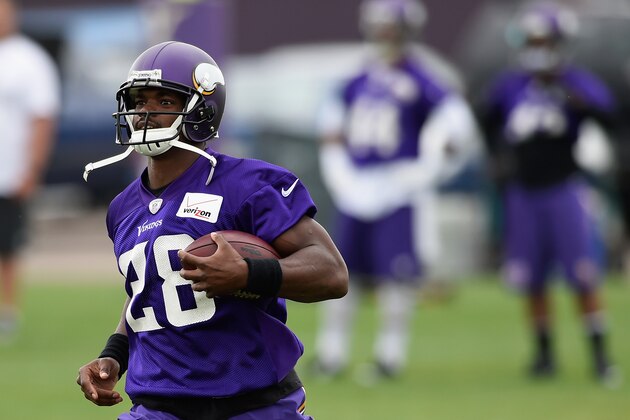 EDEN PRAIRIE, MN - JUNE 4: Adrian Peterson #28 of the Minnesota Vikings runs a drill during practice on June 4, 2015 at Winter Park in Eden Prairie, Minnesota. (Photo by Hannah Foslien/Getty Images)