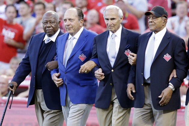 Hank Aaron, Johnny Bench, Sandy Koufax and Willie Mays are introduced during a Tribute to Greatest Living Players before the MLB All-Star baseball game, Tuesday, July 14, 2015, in Cincinnati. (AP Photo/John Minchillo)