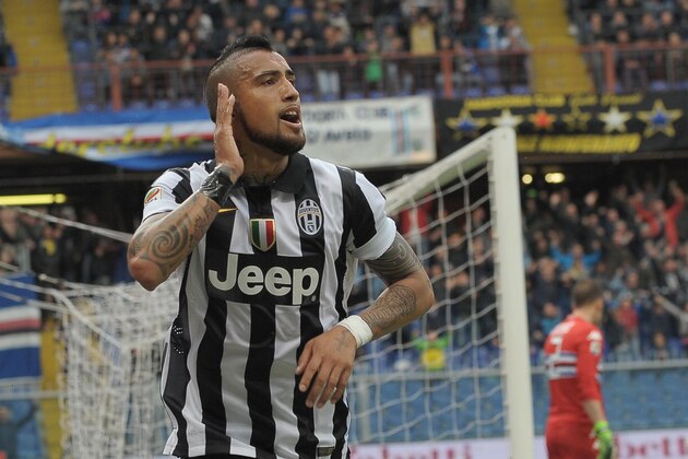 Juventus' Arturo Vidal celebrates after scoring during a Serie A soccer match between Sampdoria and Juventus, at the Luigi Ferraris stadium in Genoa, Italy, Saturday, May 2, 2015. (AP Photo/Carlo Baroncini)