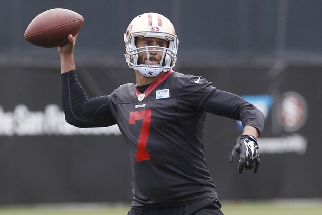 San Francisco 49ers quarterback Colin Kaepernick throws the ball during NFL football practice, Thursday, May 21, 2015, in Santa Clara, Calif. (AP Photo/George Nikitin)