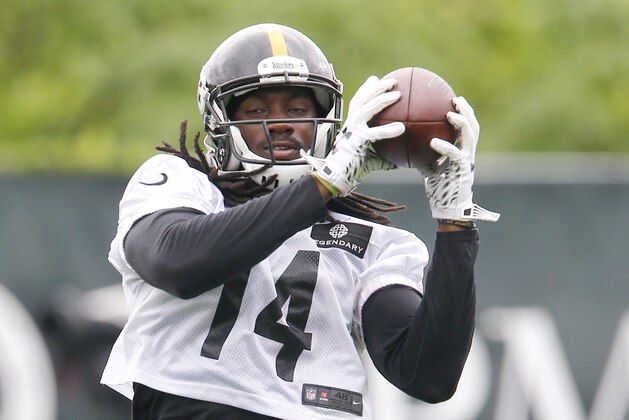 Pittsburgh Steelers wide receiver Sammie Coates (14) catches passes during the NFL football minicamp, Thursday, June 18, 2015 in Pittsburgh. (AP Photo/Keith Srakocic)