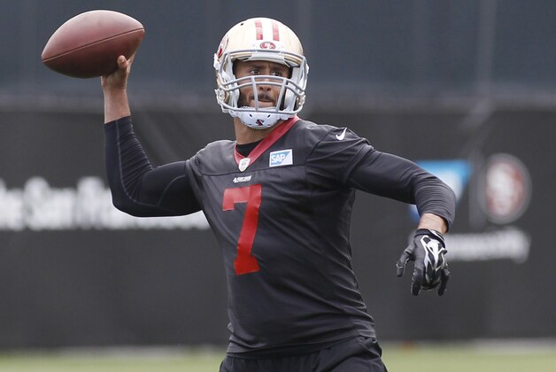 San Francisco 49ers quarterback Colin Kaepernick throws the ball during NFL football practice, Thursday, May 21, 2015, in Santa Clara, Calif. (AP Photo/George Nikitin)