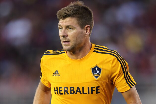 PASADENA, UNITED STATES - JULY 21:  Steven Gerrard of LA Galaxy warms up before the International Champions Cup 2015 match between FC Barcelona and Los Angeles Galaxy at Rose Bowl on July 21, 2015 in Pasadena, California.  (Photo by Matthew Ashton - AMA/Getty Images)
