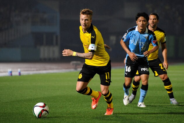 KAWASAKI, JAPAN - JULY 07:  Marco Reus #11 of Borussia Dortmund in action during the preseason friendly match between Kawasaki Frontale and Borussia Dortmund at Todoroki Stadium on July 7, 2015 in Kawasaki, Kanagawa, Japan.  (Photo by Masashi Hara/Getty Images)