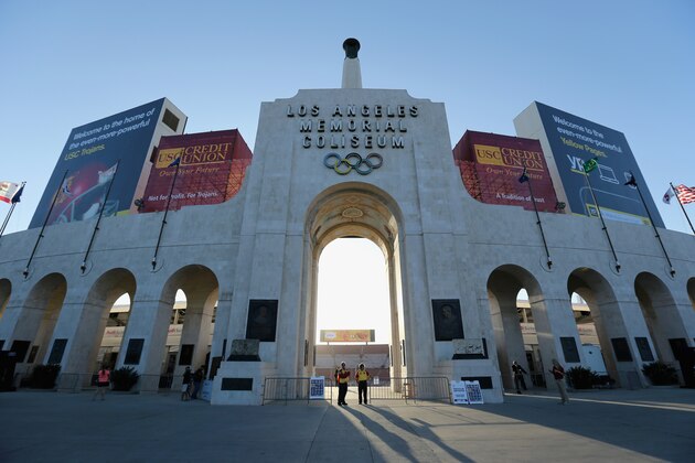 LOS ANGELES, CA - SEPTEMBER 27:  A general view of the exterior of Los Angeles Memorial Coliseum is seen prior to the start of the game between the Oregon State Beavers and the USC Trojans on September 27, 2014 in Los Angeles, California.  (Photo by Jeff Gross/Getty Images)
