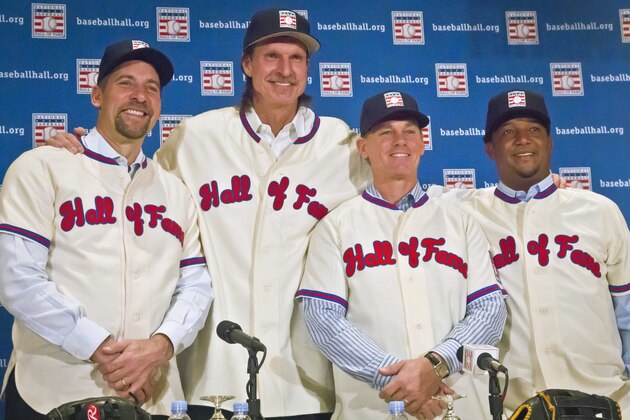 From left, National Baseball Hall of Fame inductees John Smoltz, Randy Johnson, Craig Biggio and Pedro Martinez pose during a press conference, Wednesday, Jan. 7, 2015, in New York.  (AP Photo/Bebeto Matthews)