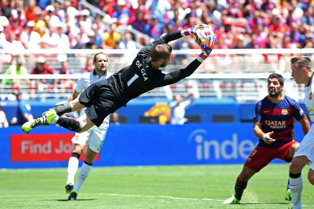 Manchester United's David De Gea (1) makes a save against  FC Barcelona's during an International Champions Cup soccer match at Levi's Stadium, Saturday, June 25, 2015, in Santa Clara, Calif.  (Tomas Ovalle/AP Images for Relevent Sports)