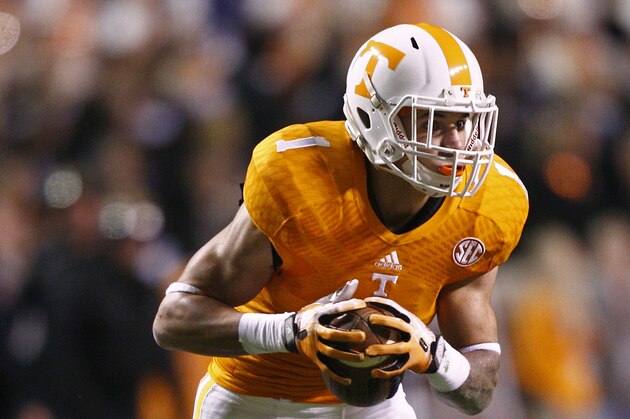 Tennessee running back Jalen Hurd (1) runs for yardage in the first quarter of an NCAA college football game against Missouri Saturday, Nov. 22, 2014 in Knoxville, Tenn. (AP Photo/Wade Payne)