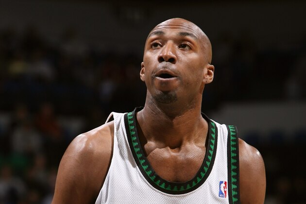 MINNEAPOLIS - OCTOBER 11:  Vin Baker #42 of the Minnesota Timberwolves prepares to take a free throw during a preseason game against the Milwaukee Bucks at the Target Center on October 11, 2006 in Minneapolis, Minnesota.  The Twolves won 98-93.  NOTICE TO USER: User expressly acknowledges and agrees that, by downloading and /or using this Photograph, user is consenting to the terms and conditions of the Getty Images License Agreement:  Mandatory Copyright Notice: Copyright 2006 NBAE (Photo By David Sherman/NBAE via Getty Images)