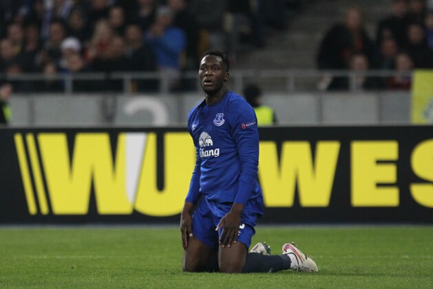 Everton's Romelu Lukaku during the Europa League round of 16 second leg soccer match between Dynamo Kyiv and Everton at Olimpiyskiy Stadium in Kiev, Ukraine, Thursday, March. 19, 2015. (AP Photo/Sergei Chuzavkov)