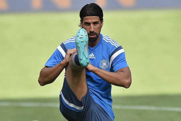 Germany's Sami Khedira exercises  during a training session prior the friendly soccer match between Germany and USA  scheduled for Wednesday  in Cologne, Germany, Tuesday, June 9, 2015. (AP Photo/Martin Meissner)
