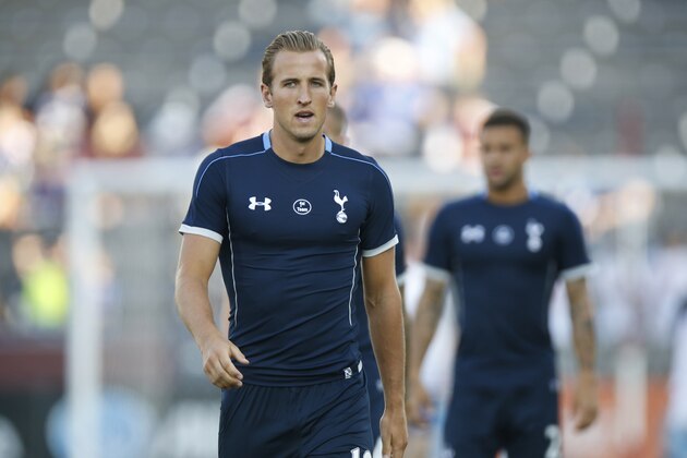 Tottenham Hotspur forward Harry Kane (18) warms up before facing the MLS All-Stars during the first half of the MLS All-Star soccer game Wednesday, July 29, 2015, in Commerce City, Colo. The game is the 20th annual mid-season classic for the league. (AP Photo/David Zalubowski)