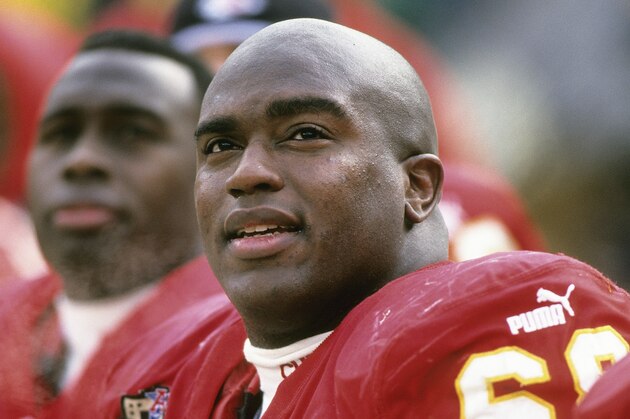 BREAKING NEWS: Excitement erupts at Arrowhead Stadium as former Kansas City Chiefs legend Will Shields returns to the team in a senior coaching role — bringing his Hall of Fame experience and unmatched leadership back to where it all began. – manh