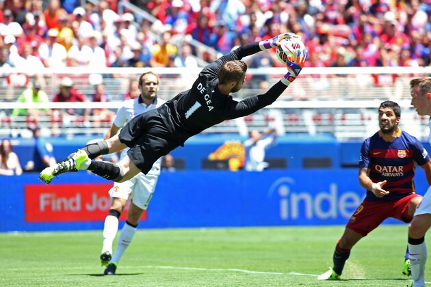 Manchester United's David De Gea (1) makes a save against  FC Barcelona's during an International Champions Cup soccer match at Levi's Stadium, Saturday, June 25, 2015, in Santa Clara, Calif.  (Tomas Ovalle/AP Images for Relevent Sports)