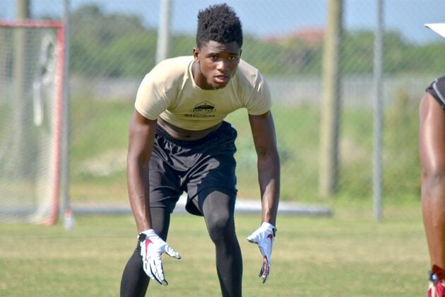 Trayvon Mullen, the nation's No. 3 cornerback in the 2016 class, tweeted his top three schools of LSU, Florida State and Clemson Monday evening.
