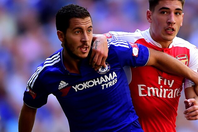 LONDON, ENGLAND - AUGUST 02:  Eden Hazard of Chelsea and Hector Bellerin of Arsenal compete for the ball during the FA Community Shield match between Chelsea and Arsenal at Wembley Stadium on August 2, 2015 in London, England.  (Photo by Jamie McDonald/Getty Images)