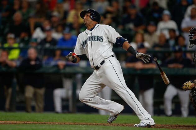 SEATTLE, WA - JULY 27: Nelson Cruz #23 of the Seattle Mariners bats against the Arizona Diamondbacks at Safeco Field on July 27, 2015 in Seattle, Washington. (Photo by Otto Greule Jr/Getty Images)