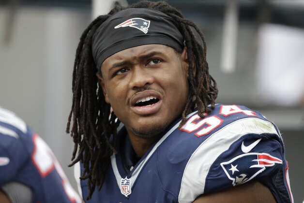 New England Patriots outside linebacker Dont'a Hightower (54) on the sidelines during the second half of an NFL football gameagainst the Miami Dolphins, Sunday, Dec. 15, 2013, in Miami Gardens, Fla. (AP Photo/Lynne Sladky)