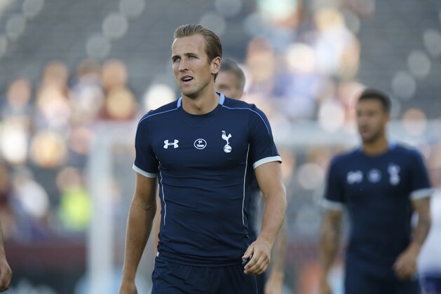Tottenham Hotspur forward Harry Kane (18) warms hop before facing the MLS All-Stars during the first half of the MLS All-Star soccer game Wednesday, July 29, 2015, in Commerce City, Colo. The game is the 20th annual mid-season classic for the league. (AP Photo/David Zalubowski)